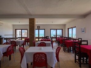 Colazione a buffet inclusa, servita tutte le mattine
