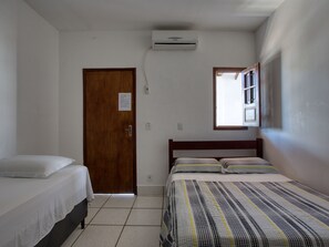 Camera tripla, letti multipli | Minibar, Wi-Fi gratuito