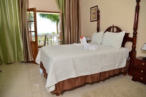 Premium bedding, Tempur-Pedic beds, desk, blackout drapes - Chateau Margarite Hotel (Montego Bay)