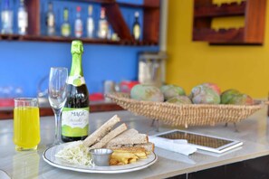 Breakfast, lunch and dinner served - Chateau Margarite Hotel (Montego Bay)