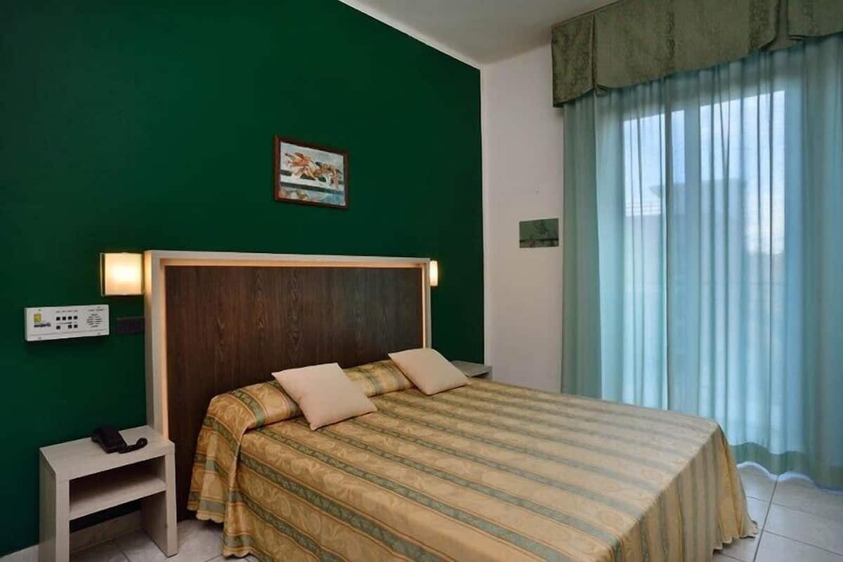 Apartment, 2 Bedrooms | In-room safe, desk, soundproofing, free WiFi