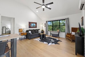 Premium Cabin | Living area