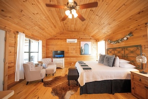 Luxury Cabin, 1 King Bed, Hot Tub, Hill View | Terrace/patio
