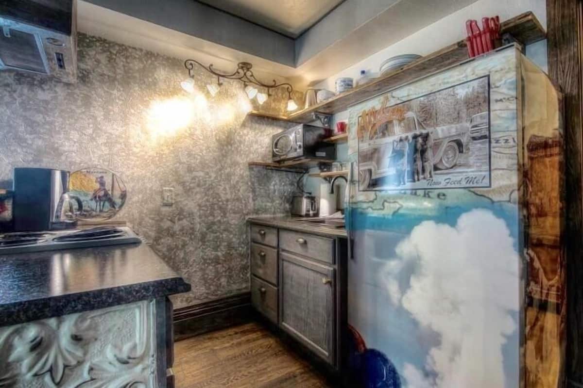 microwave, coffee/tea maker, eco-friendly cleaning products