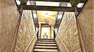 Traditional-Studiosuite | Treppe