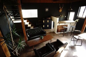 独立别墅 (No Kitchen) | 起居区