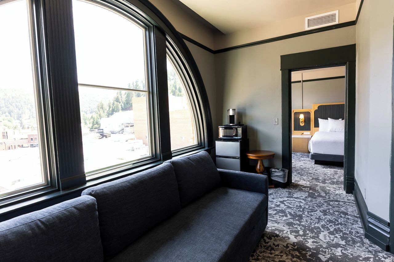 Romantic Suite, 1 King Bed, Non Smoking, City View | Living area | Flat-screen TV