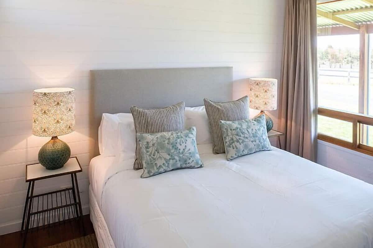 Shearers Quarters 10 | Premium bedding, minibar, iron/ironing board, cribs/infant beds