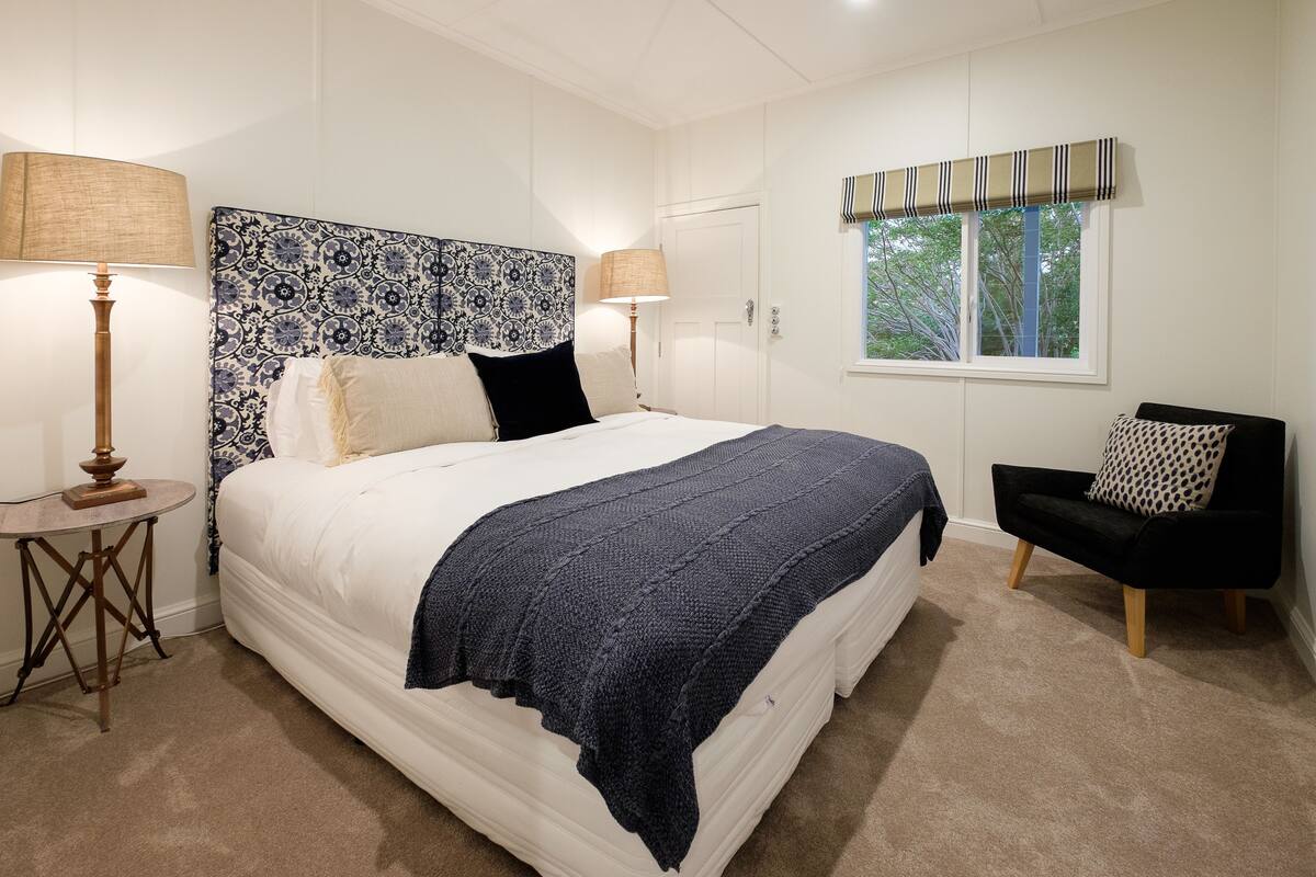 Casa de campo, 2 habitaciones, vista al jardín (The Jackaroo's) | Ropa de cama de alta calidad, minibar y tabla de planchar con plancha