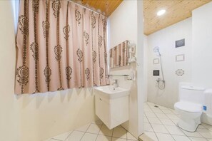 Familiekamer (8 people) | Een bureau, verduisterende gordijnen, geluiddichte muren, gratis wifi