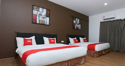 OYO 89915 East Mount Hotel