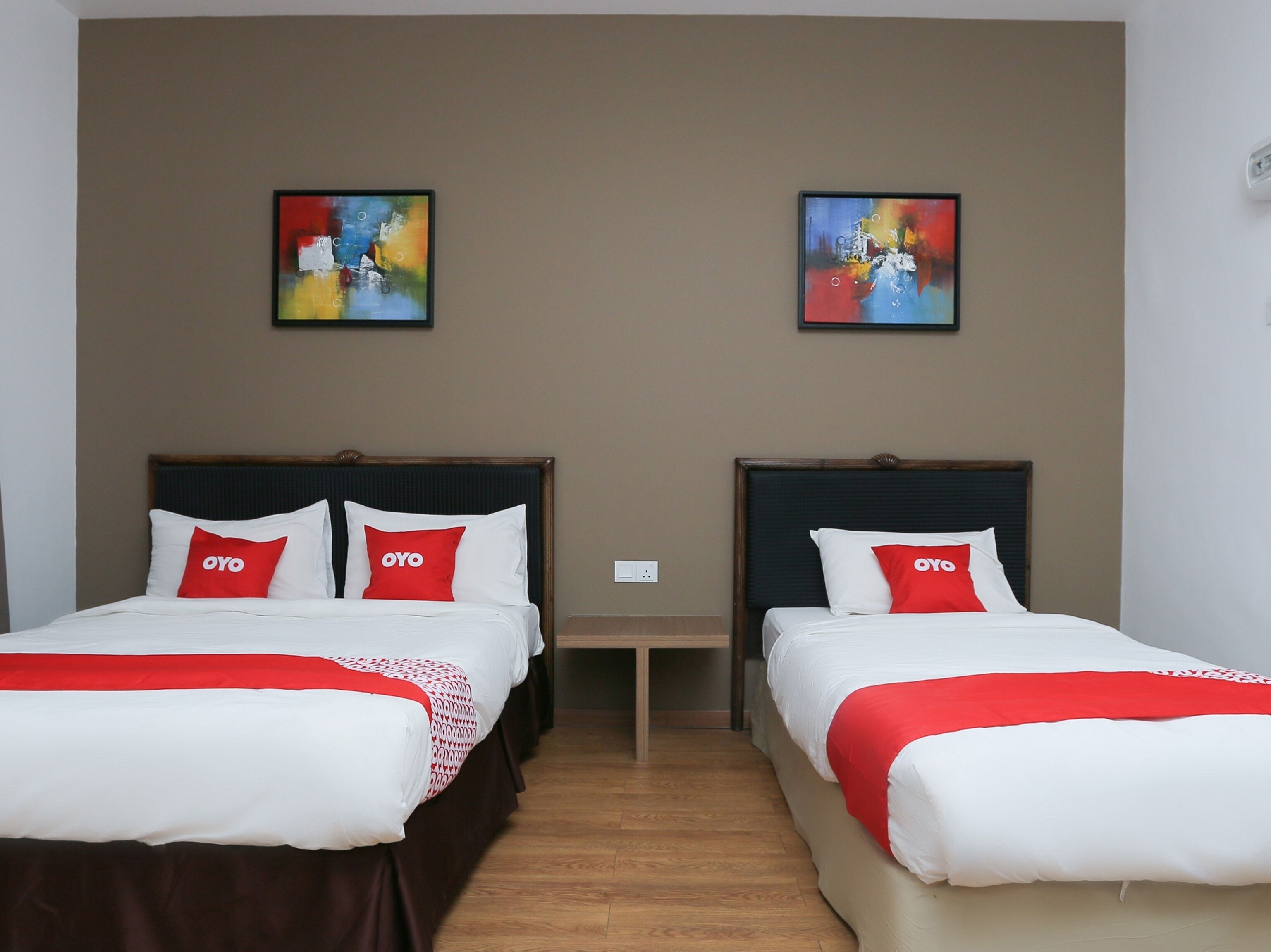 superior suite | desk, soundproofing, free wifi, bed sheets