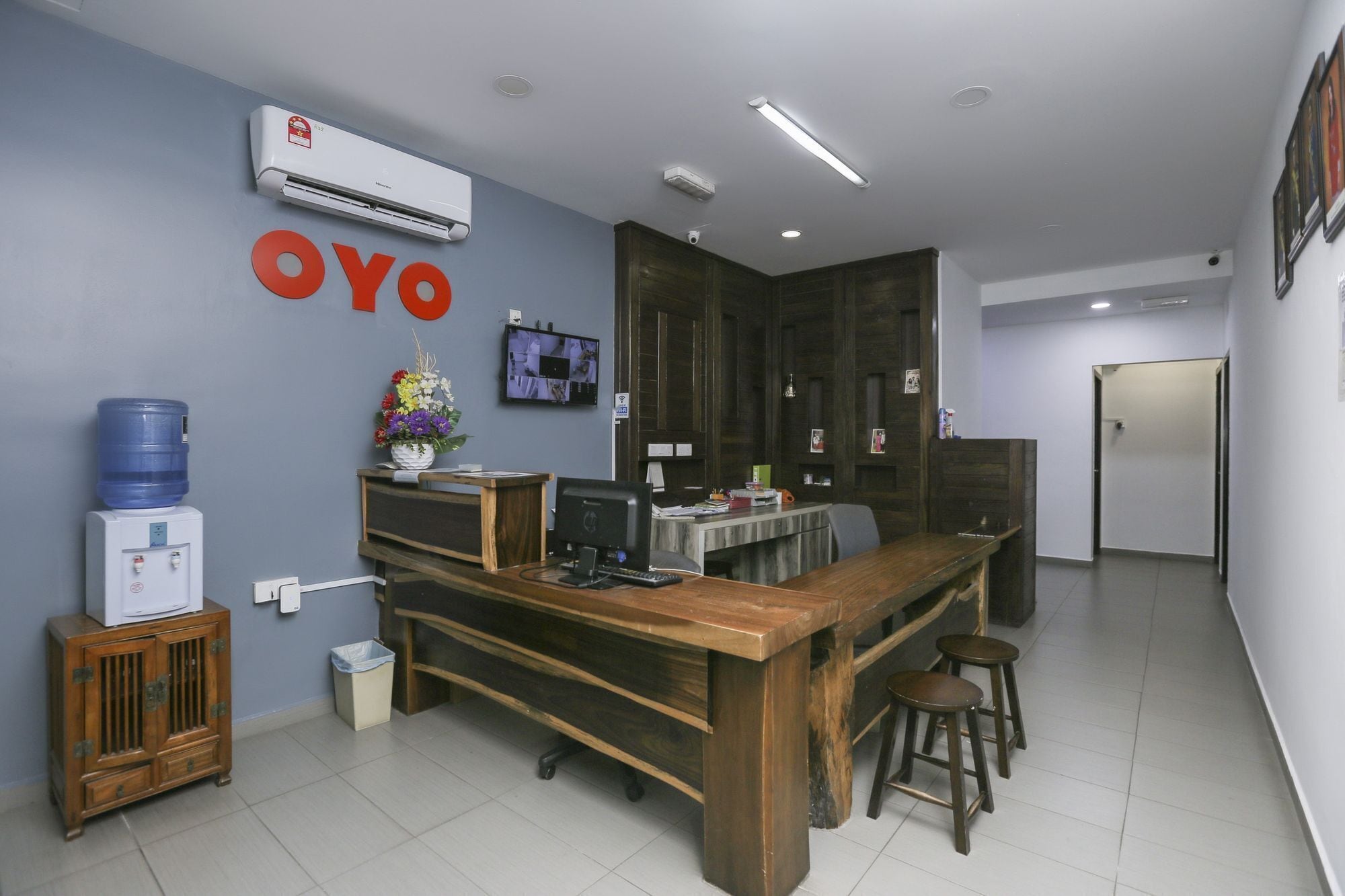 Quầy tiếp tân