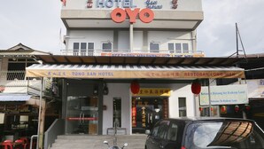Front of property - OYO 89915 East Mount Hotel (Kukup)