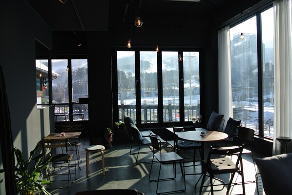 Coffee shop - Phoenix Greentel (Pyeongchang)
