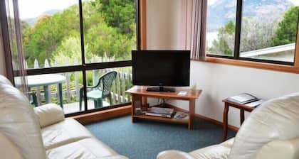 Coles Bay Waterfronter 2