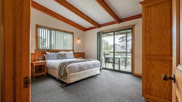 2 bedrooms, iron/ironing board, travel cot, free WiFi