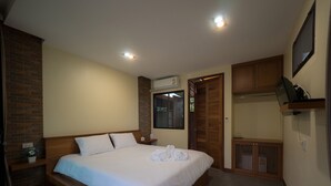 Standard Double Room | Minibar, lit d’appoint (supplément), accès au Wi-Fi (inclus)