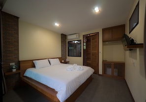 Standard Double Room | Minibar, rollaway beds, free WiFi - Maithong Riverside (Phetchaburi)