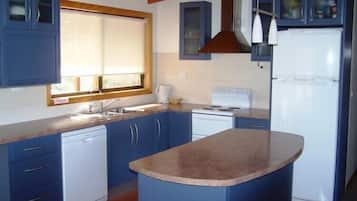 Casa, 3 dormitoris | Cuina privada | Frigorífic, microones, forn i placa de cuina