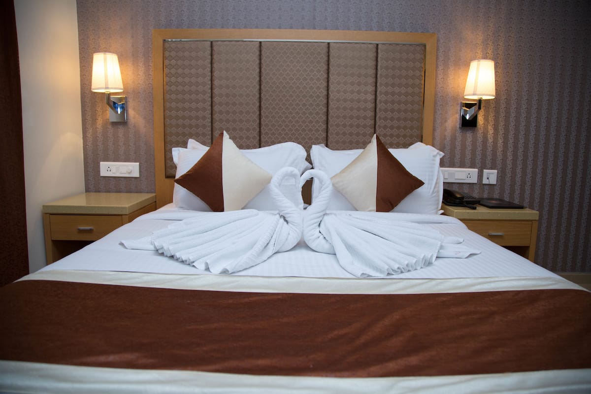 Family Room | 1 bedroom, minibar, desk, iron/ironing board