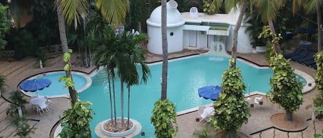 Outdoor pool, sun loungers