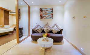 行政套房 | 客厅 | 平板电视