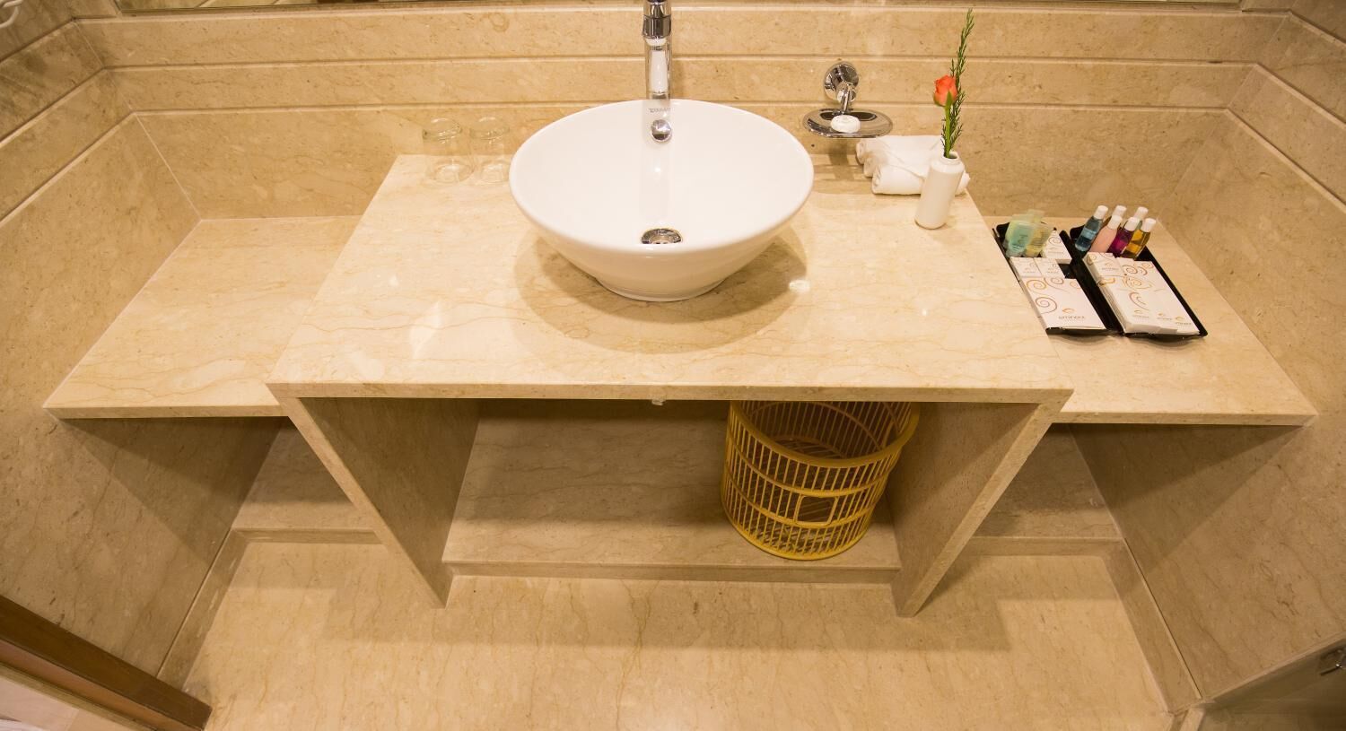 shower, free toiletries, bathrobes, slippers