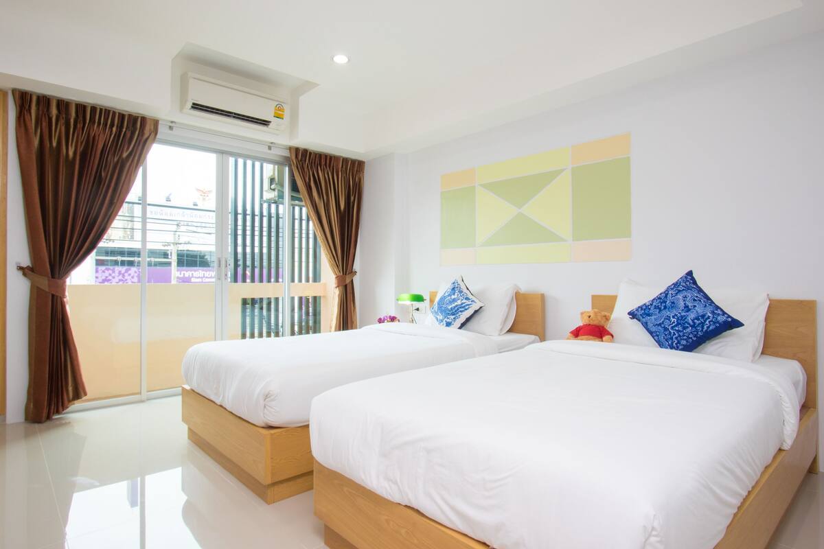 Deluxe Twin Room | 高級寢具、書桌、遮光布/窗簾、免費無線上 網