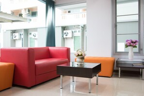 Kawasan tempat duduk lobi