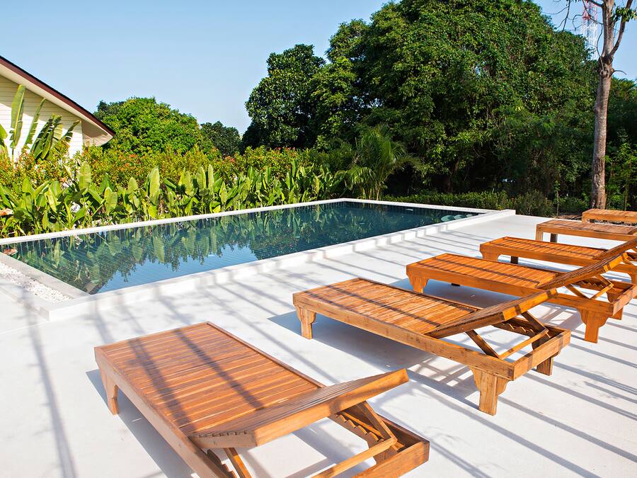 Outdoor pool, pool umbrellas, sun loungers