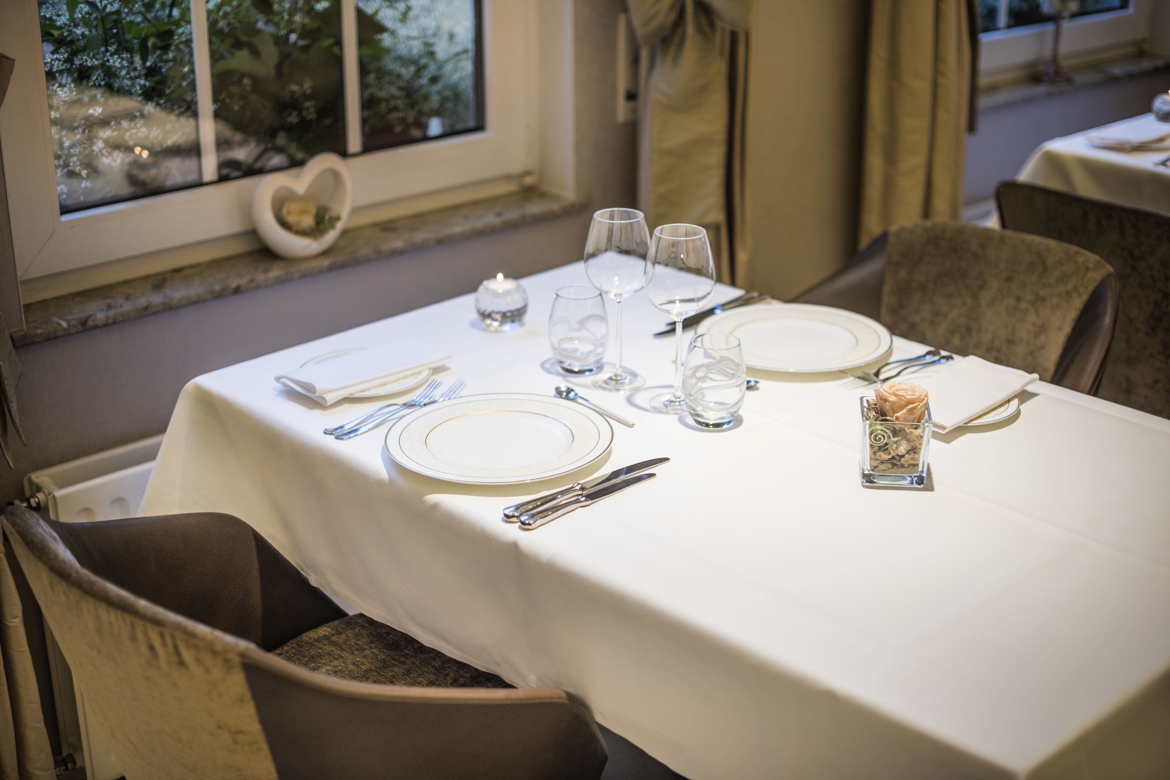 breakfast, lunch, dinner served; french cuisine