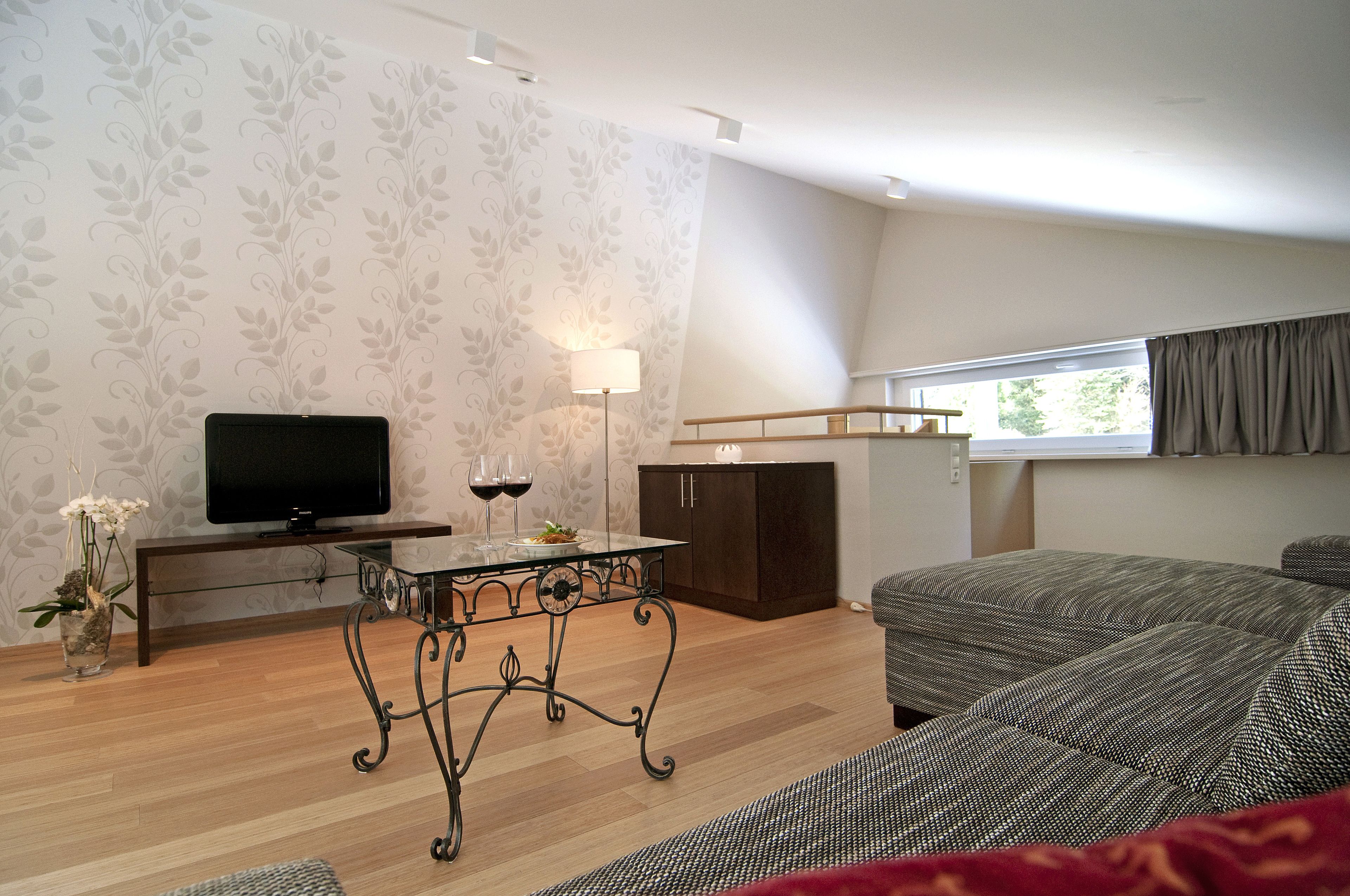 duplex, annex building | living room | flat-screen tv