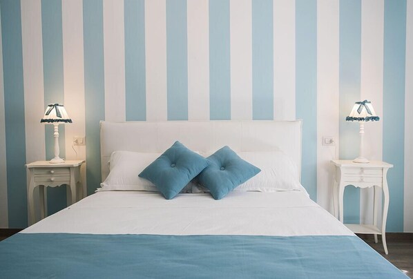 Chambre Double Deluxe, 1 lit double, balcon, vue ville (105)