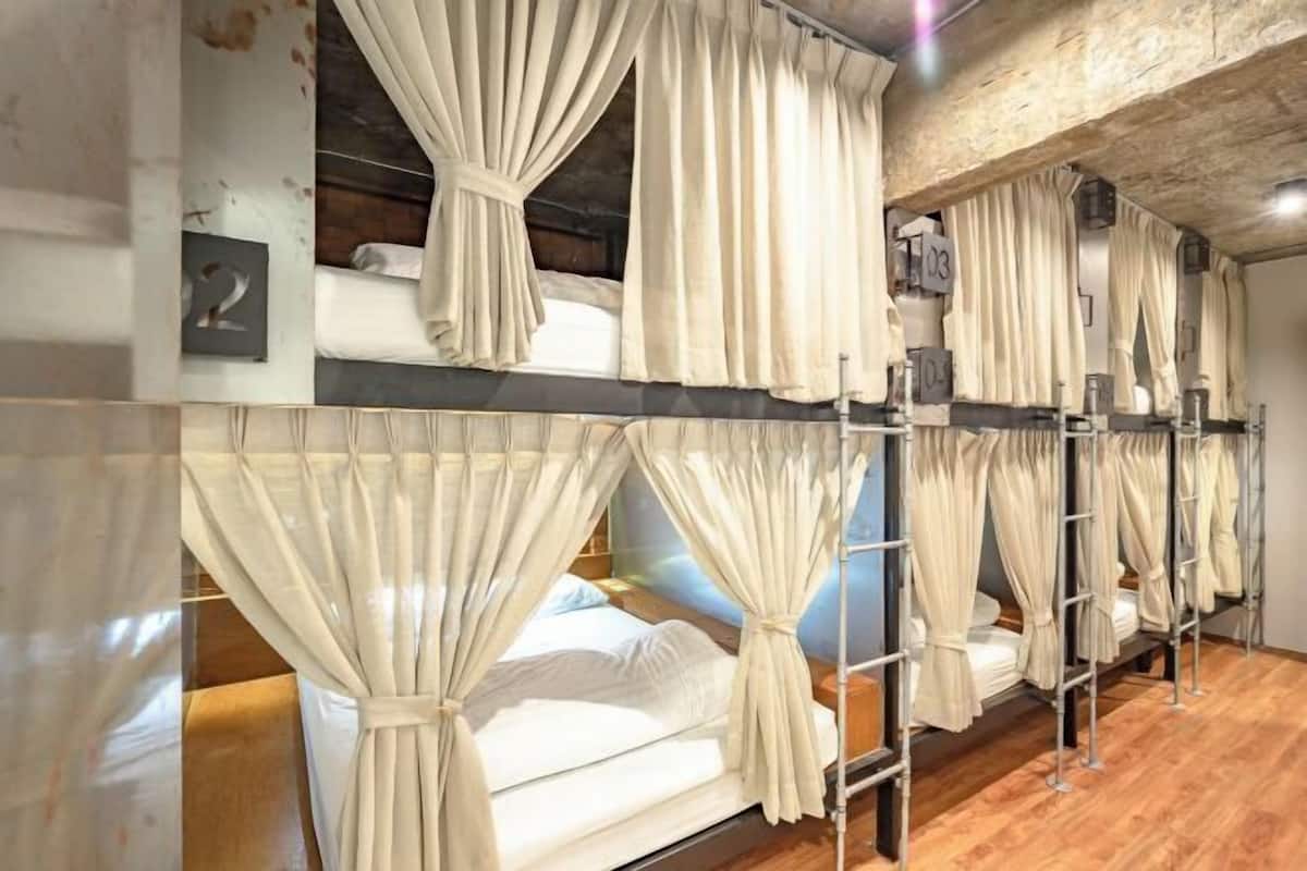 Ferros/tábuas de passar roupa, Wi-Fi de cortesia, roupa de cama