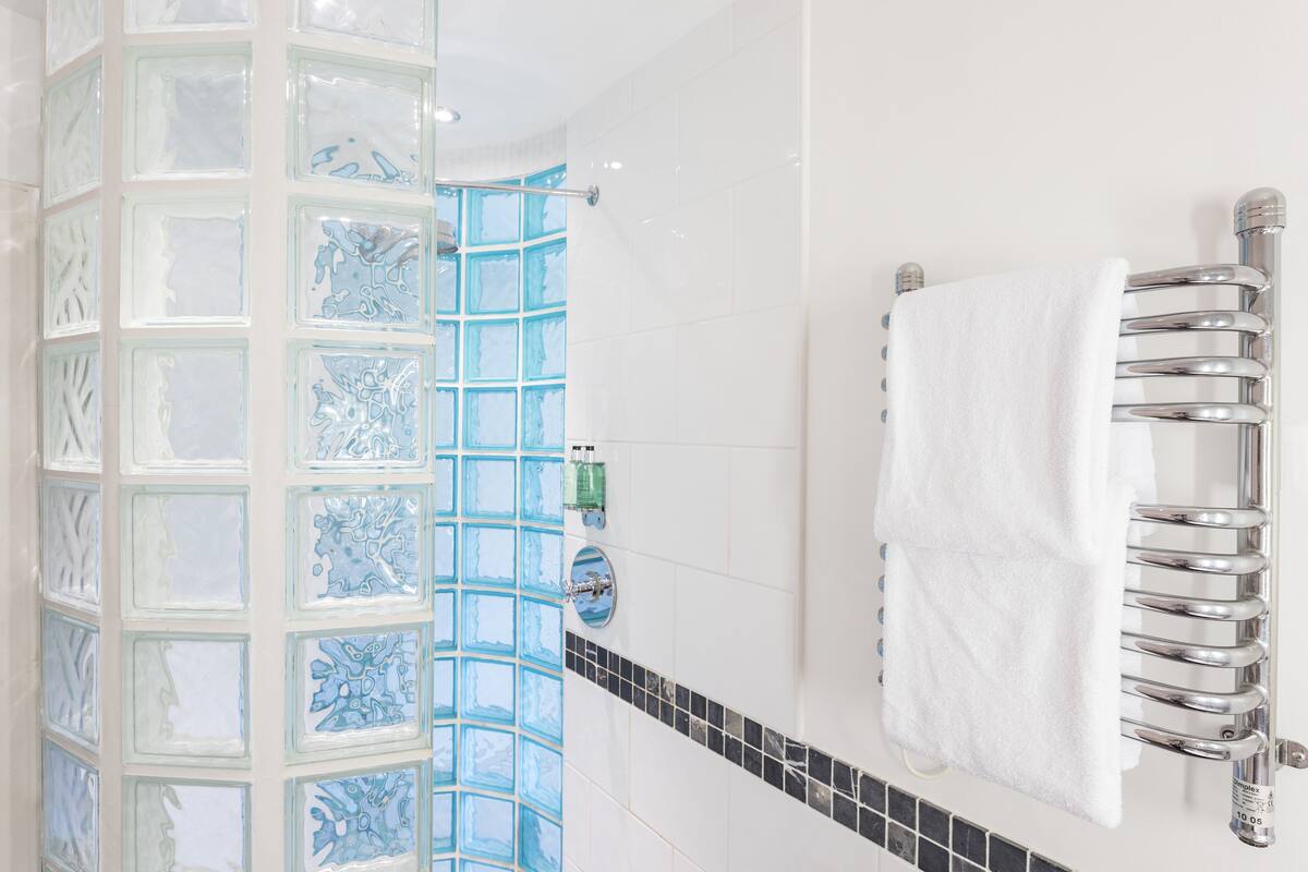 Executive Double or Twin Room | Bathroom