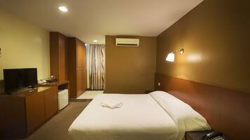 Deluxe Double Room, 1 Queen Bed, City View