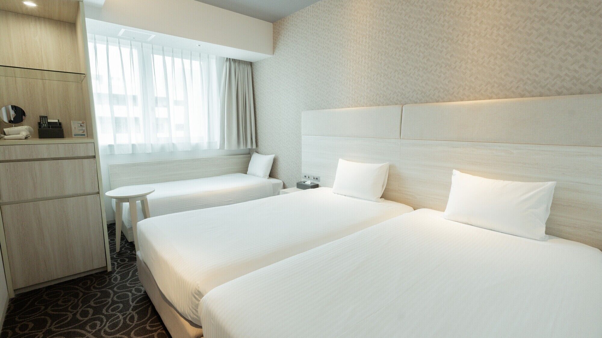 Ropa de cama de alta calidad, edredones de plumas, cortinas opacas