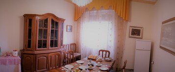 Colazione a buffet inclusa, servita tutte le mattine 