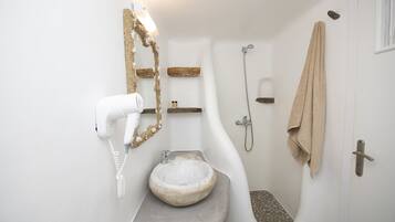 Monolocale | Bagno | Doccia, set di cortesia gratuito, asciugacapelli, asciugamani