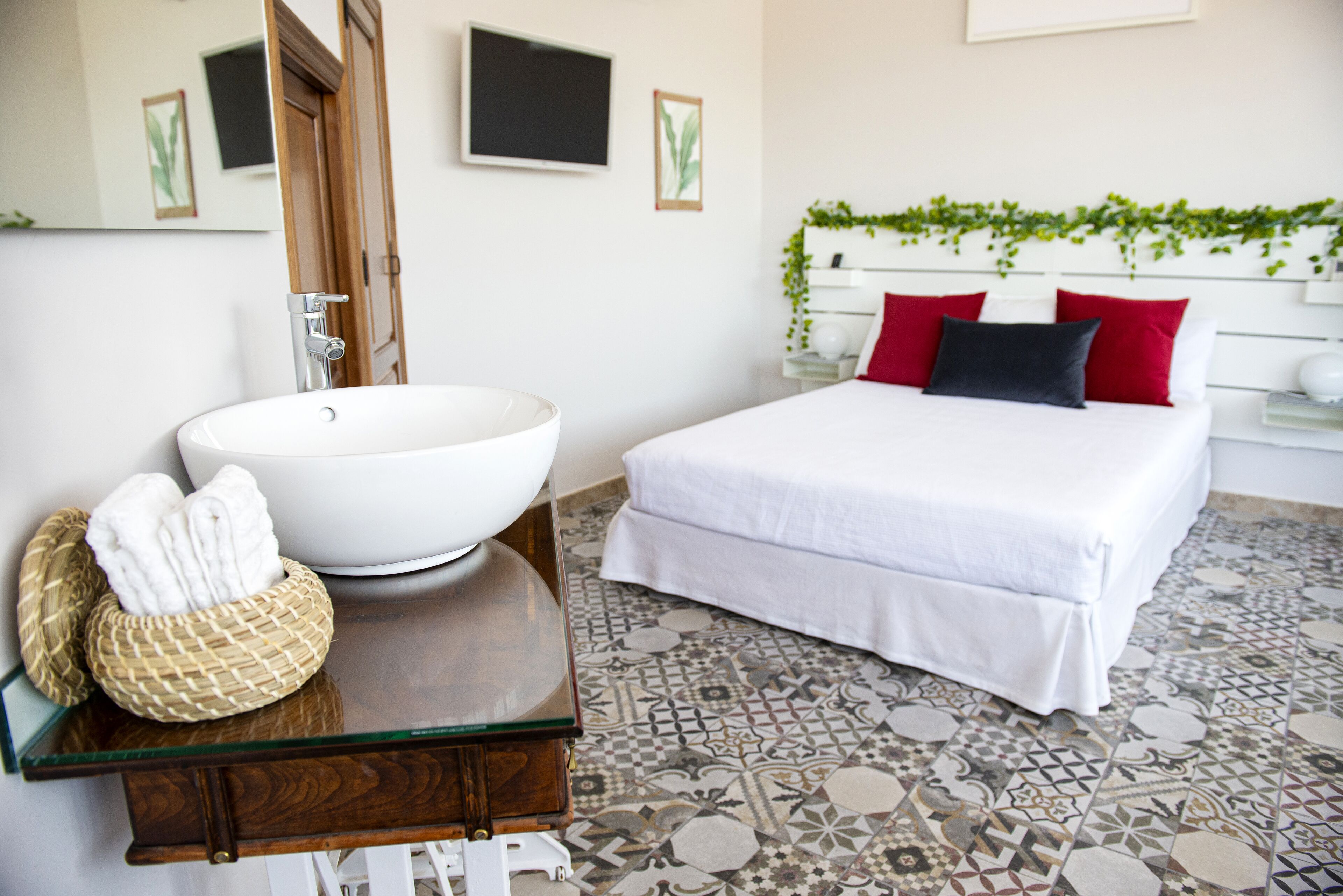 Studio Suite Deluxe, 1 phòng ngủ, quang cảnh đồi núi, cao tầng | Bộ đồ giường cao cấp, trang trí khác biệt 