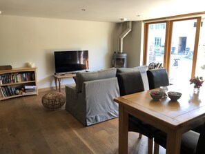 كوخ ديلوكس - بحمام داخل الغرفة - منظر للفناء (The Shippen) | المنشأة من الداخل