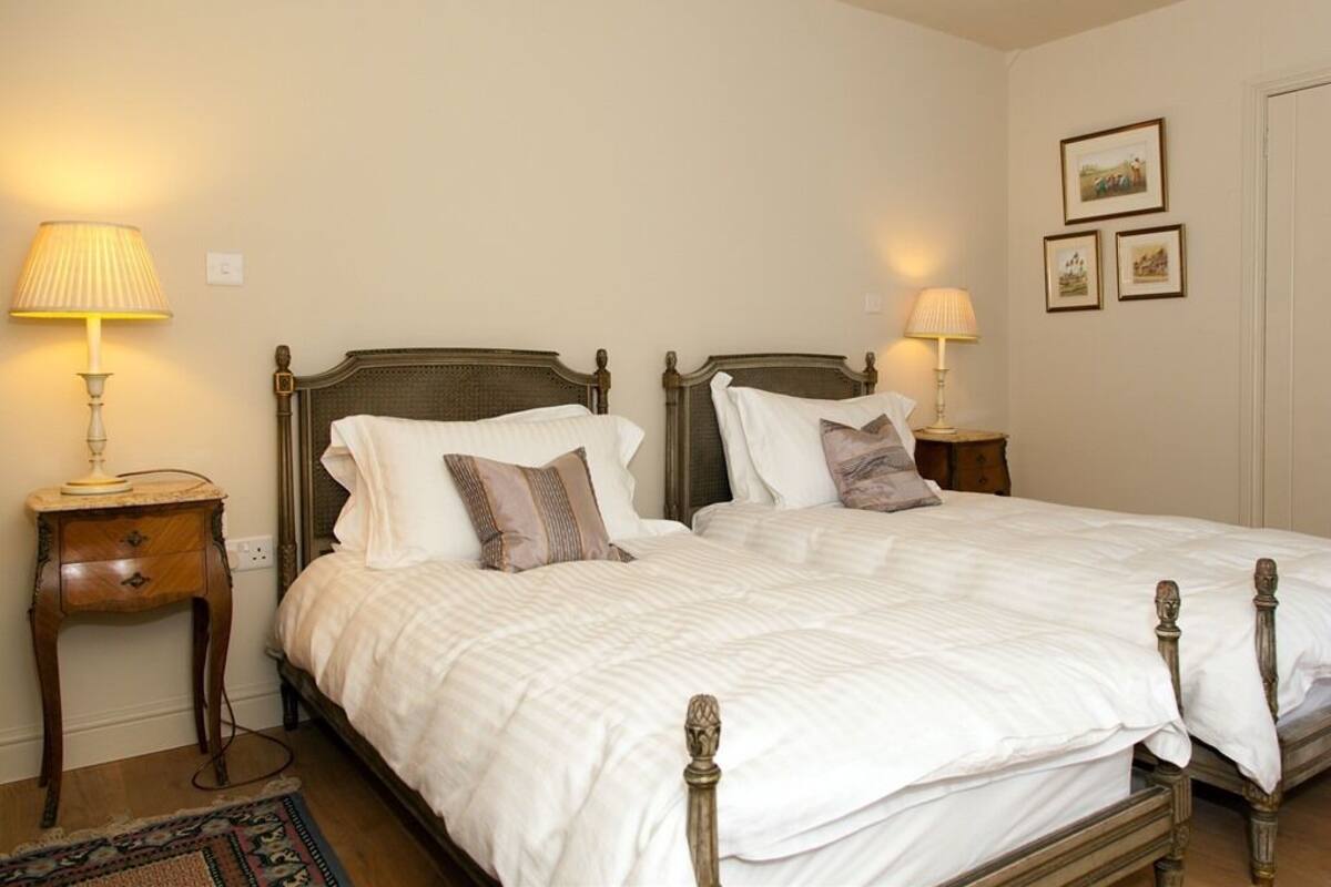 Luxury Twin Room, Ensuite, Garden View