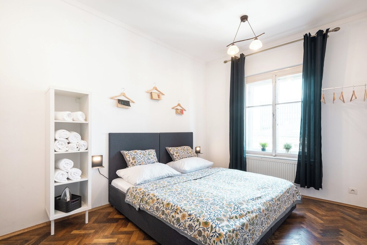 Standard Apartment, 2 Bedrooms, Connecting Rooms (Apt 10) | In-room safe, desk, iron/ironing board, WiFi (free)