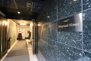 Hallway - Petit Grande Homes (Tokyo)