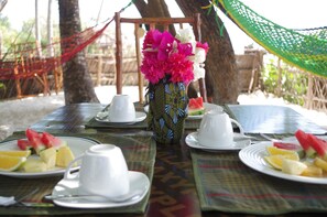 Free daily cooked-to-order breakfast 