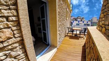 Deluxe Room, Balcony | Terrace/patio