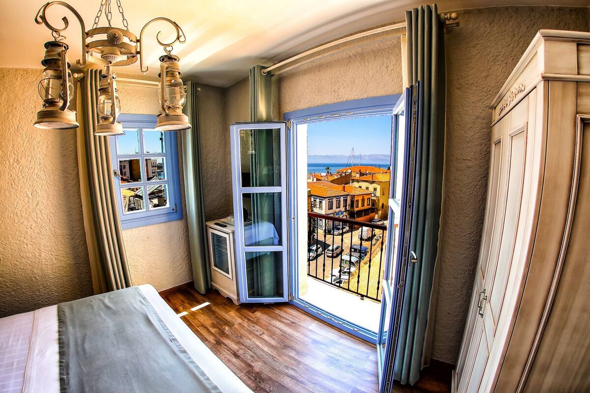 Deluxe Çift Kişilik Deniz Manzaralı French Balkonlu | Minibar, ses yalıtımı, ütü/ütü masası, ücretsiz kablosuz İnternet 