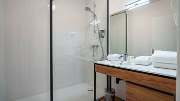 Double Room | Bathroom