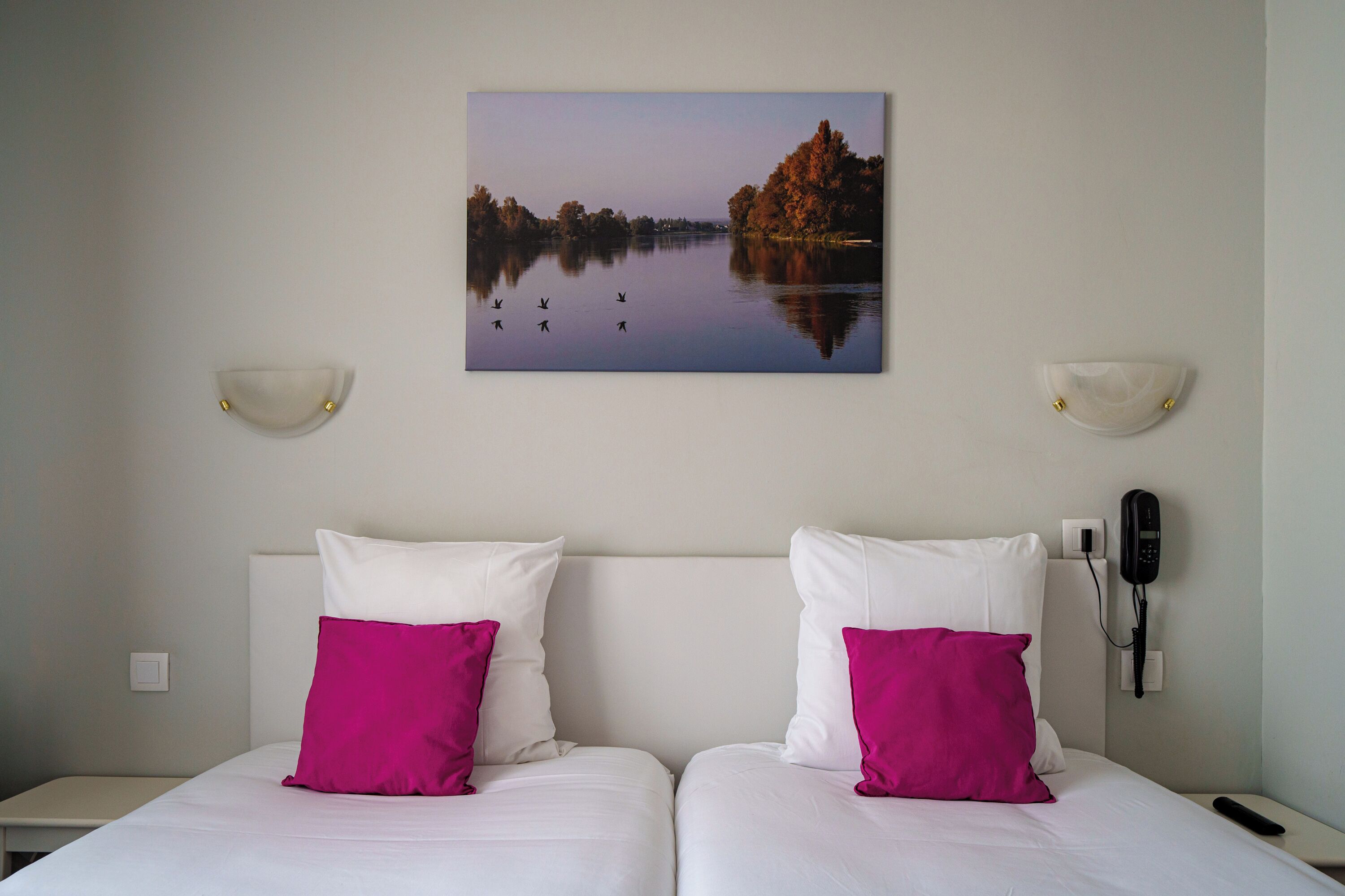 twin room | individually decorated, individually furnished, desk